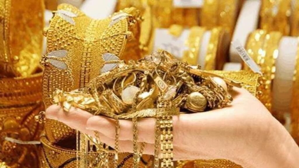 Gold Price Today: सोने-चांदी में इनवेस्ट करने का सही टाइम, यूपी के इस शहर में जाकर खरीदें 22 कैरेट का सस्ता गोल्ड